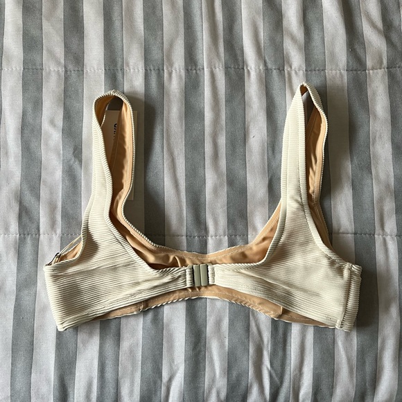 Zulu and Zephyr Bikini Top - Picture 3 of 4